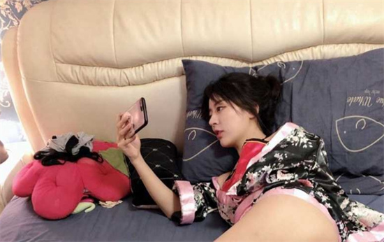 海角会喷水的表姐新作 梨形身材美腿骚姐-吃瓜网