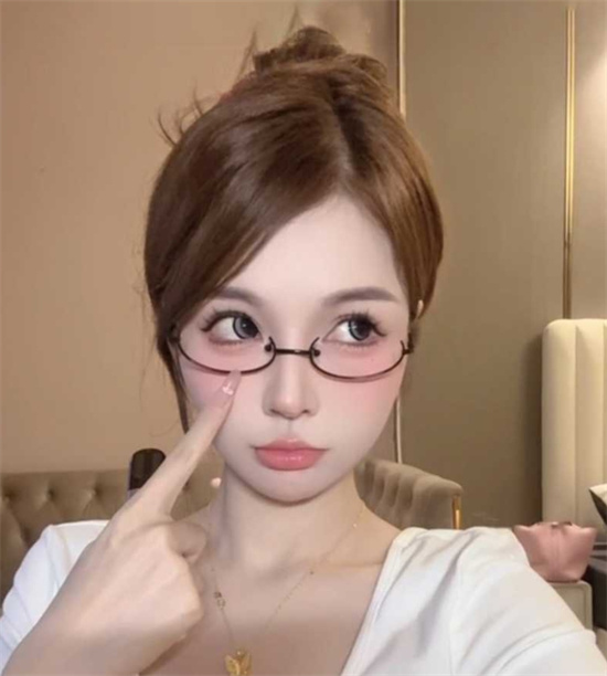 上海极品网红小笨蛋 天使般容貌魔鬼身材 外表女神私下淫乱-吃瓜网
