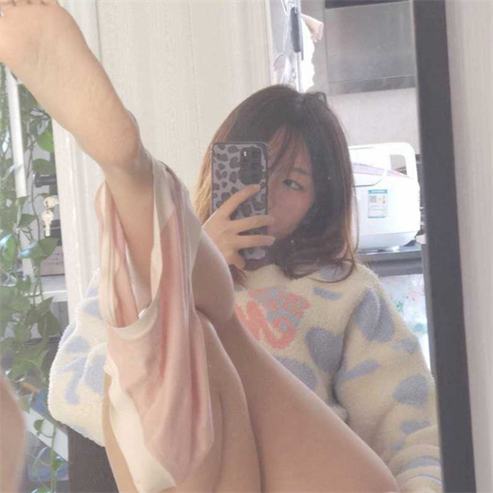 可爱反差小萝莉私拍 表面清纯小萝莉结果是个反差妹-吃瓜网