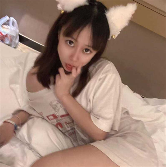 前海航高管女儿 约 P 视频曝光 身穿情趣装供 P 友调教玩弄-吃瓜网
