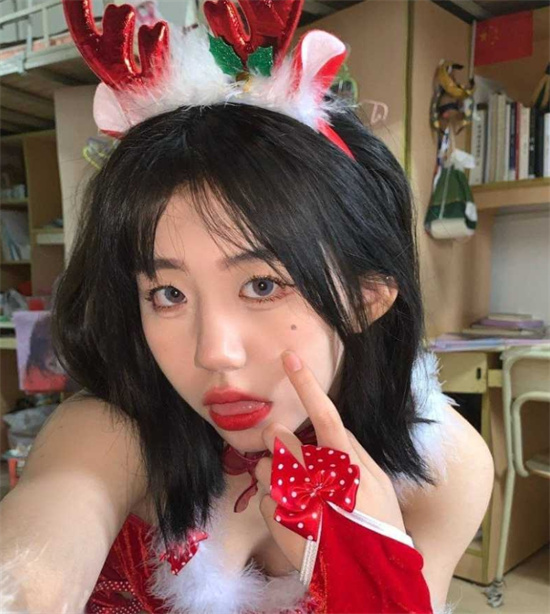圣诞前夕平安夜约会极品学姐 背着男友身穿节日限定战袍酒店偷情-吃瓜网