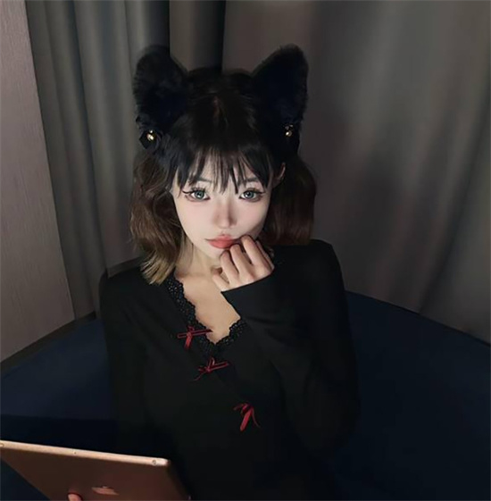山东某学院清纯女神下海曝光 人前端庄优雅人后给钱就发福利-吃瓜网