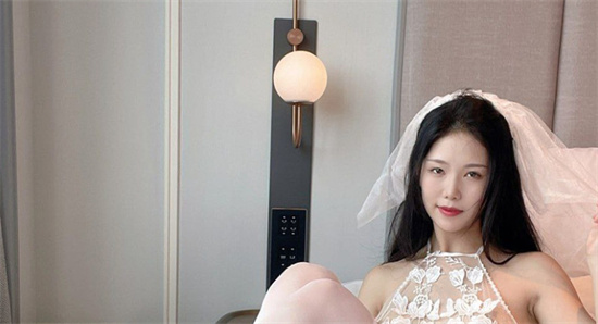 高颜值御姐抖娘利世 最新写真福利 办公室OL职业装捆绑-吃瓜网
