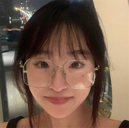顶级反差人妻露脸私拍合集 酒店约单男共享 高尔夫球场内激情战斗-吃瓜网