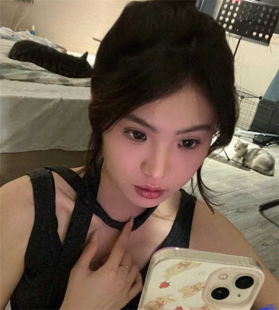 富二代约P大神 只约高质量女大学生 清纯甜妹被成功拿下 各种姿势肆意玩弄-吃瓜网