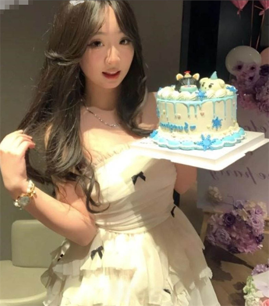 湖南岳麓某学校学生妹劈腿下海!100一晚让无数人前仆后继 穿着校服啪啪-吃瓜网