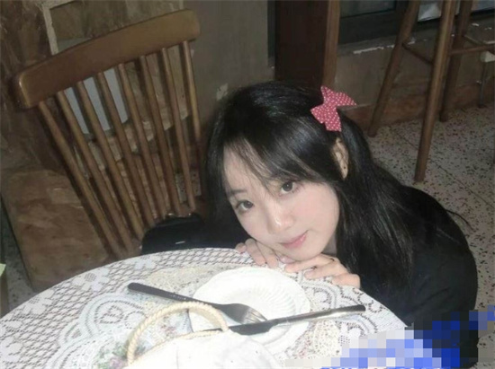 湖南岳麓某学校学生妹劈腿下海!100一晚让无数人前仆后继 穿着校服啪啪-吃瓜网