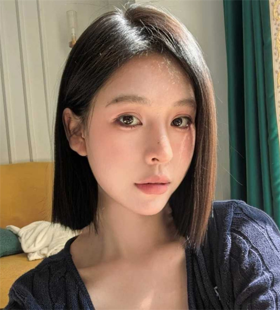 职业学院美女新生 被主人掌掴无套输出 露脸劈腿暴露欲女属性-吃瓜网