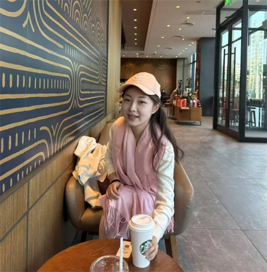 青海西宁某学院女神被包养后为满足金主癖好 身穿校服被全方位输出-吃瓜网