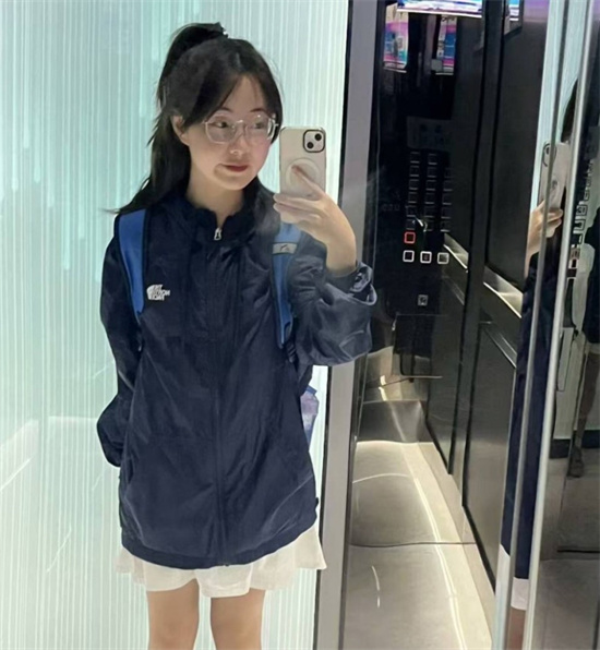 青海西宁某学院女神被包养后为满足金主癖好 身穿校服被全方位输出-吃瓜网