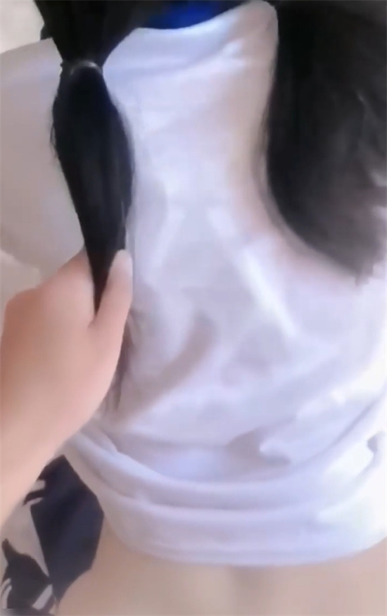 青海西宁某学院女神被包养后为满足金主癖好 身穿校服被全方位输出-吃瓜网