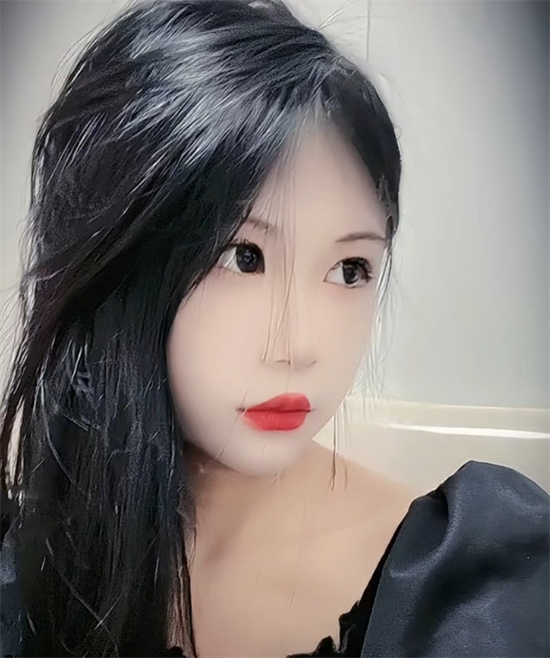 快手主播小婷 为圈钱毫无下限 直播强行与宠物金宝舌吻索要礼物 这波操作炸裂全网!-吃瓜网
