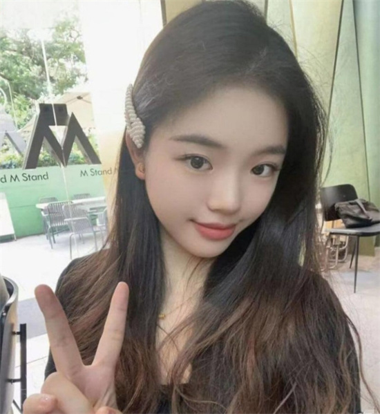 广东某大学女生 在校恋爱期间痴迷KTV点男模 被男友曝光私密视频-吃瓜网