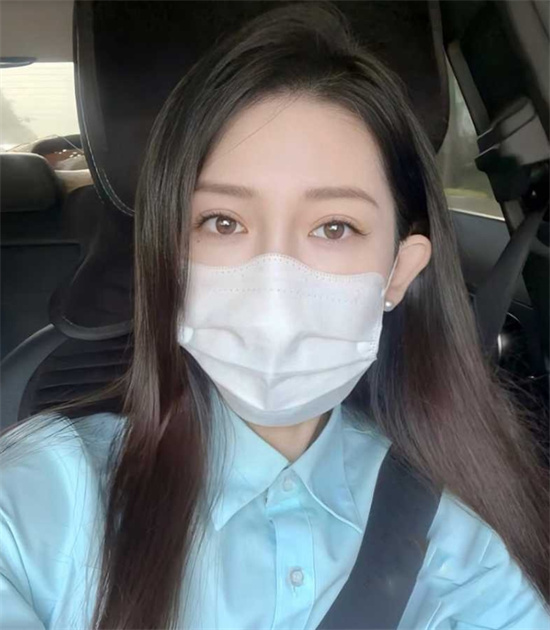 江苏某银行美女人妻曼曼 出轨视频被曝 上班期间跟同事厕所偷情 家中约会啪啪狂欢!-吃瓜网