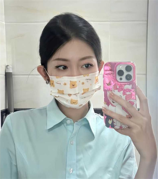 江苏某银行美女人妻曼曼 出轨视频被曝 上班期间跟同事厕所偷情 家中约会啪啪狂欢!-吃瓜网