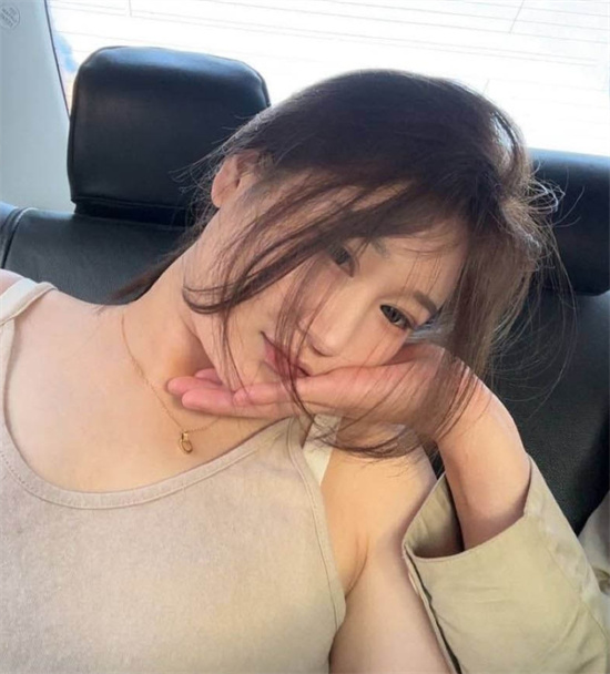 富二代fKabuto约会上海23岁模特 微胖身材完美露脸 深喉口技娴熟 反差十足!-吃瓜网