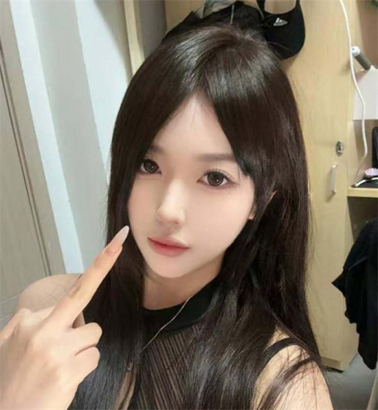 抖音万粉网红学生云情大大sama 外网变身女S 调教视频曝光 一寝室都当女王赚钱!-吃瓜网