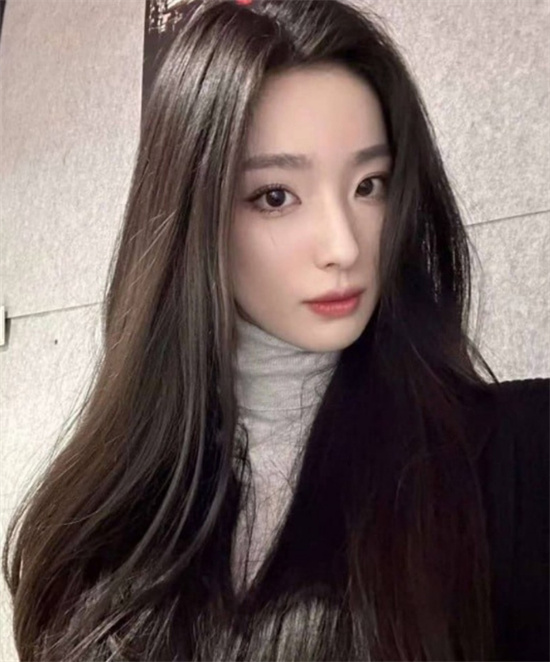 大连工业大学李欣莳约炮宙斯后续!CS职业选手宙斯 酒店开淫趴 李欣莳当众被Zeus当狗遛-吃瓜网