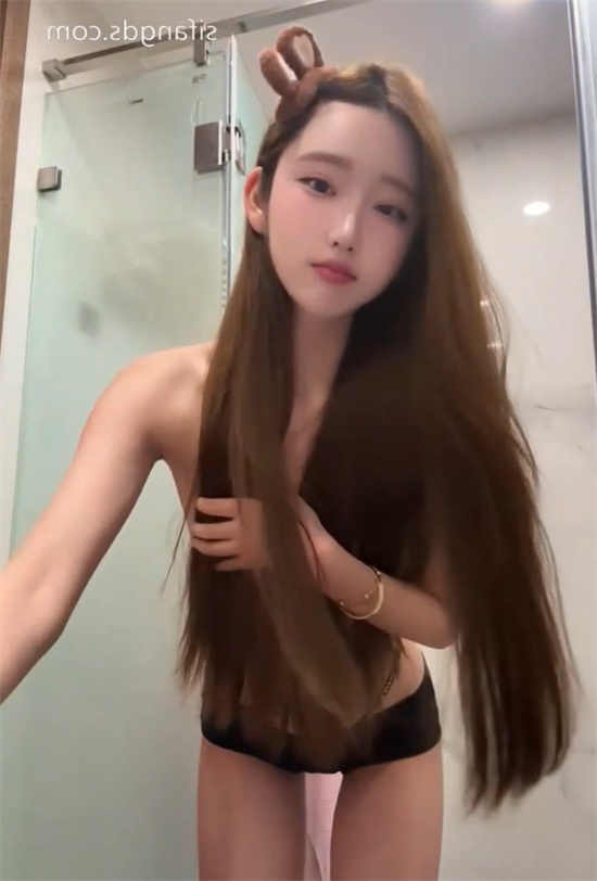 快手顶级网红胡逗逗 土豪重金定制福利流出 露脸骚舞三点粉嫩 对镜展示小花园-吃瓜网
