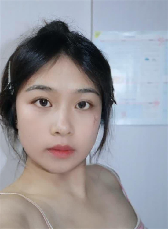 云南某大学研一女生 私密视频曝光 撅翘臀被后入输出高潮迭起 魅魔纹身骚劲爆棚!-吃瓜网