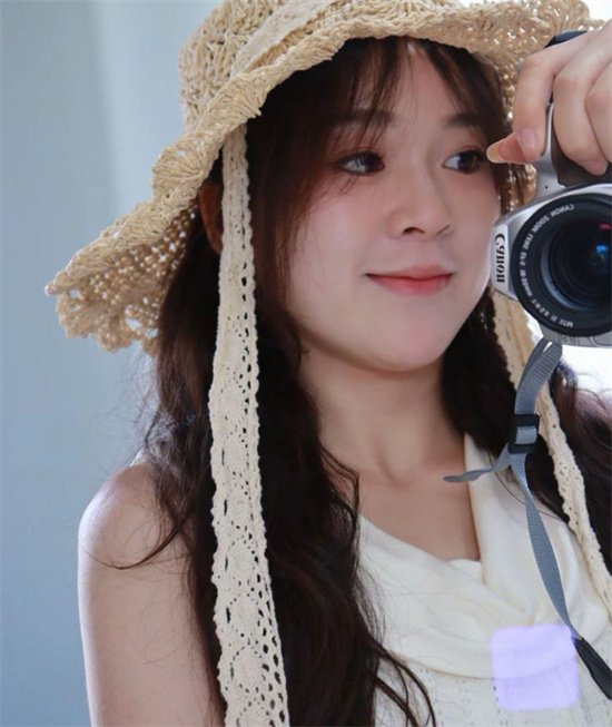 浙江某师大甜妹 羞涩吃鸡画面曝光 顶级眼镜反差妹被颜射骚态尽显!-吃瓜网