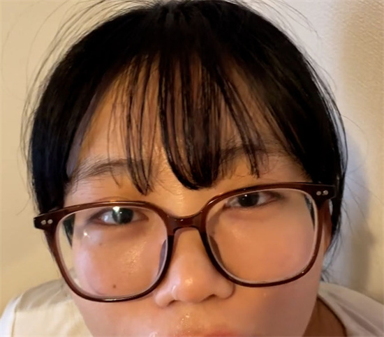浙江某师大甜妹 羞涩吃鸡画面曝光 顶级眼镜反差妹被颜射骚态尽显!-吃瓜网