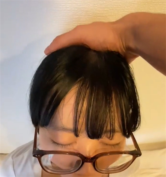 浙江某师大甜妹 羞涩吃鸡画面曝光 顶级眼镜反差妹被颜射骚态尽显!-吃瓜网