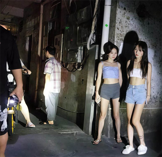 广西南宁琅西菜市站街女后续 火爆全网后竟排起长龙队 小姐姐接客忙到冒烟!-吃瓜网