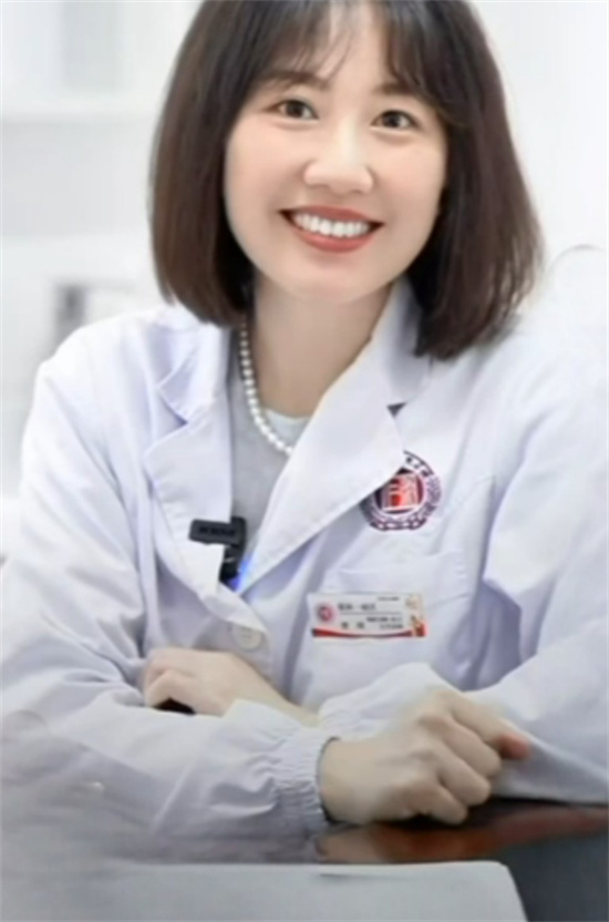 全网热瓜!湖南省人民医院副院长 祖雄兵与眼科主任曾琦 出轨现场视频曝光!-吃瓜网