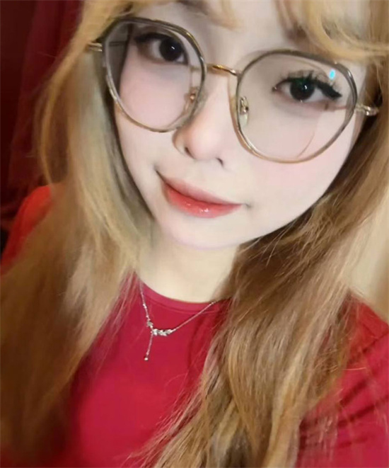 杭州拱墅区眼镜妹与男友开房视频流出 无套输出爽到说不出话 清纯形象完全崩塌!-吃瓜网