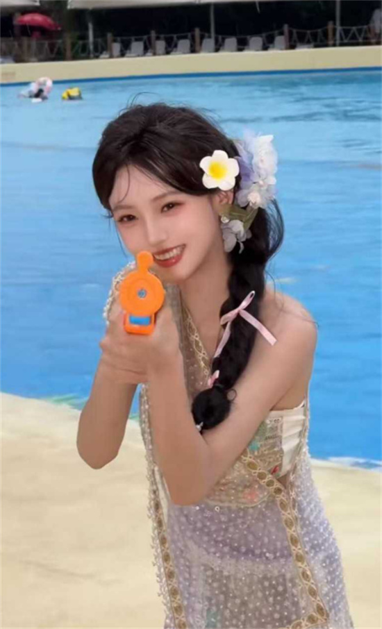 抖音570万粉网红我不叫龙虾 王者荣耀10周年庆cos嫦娥 行为不雅玩反差引发热议 被网友扒出定制视频!-吃瓜网