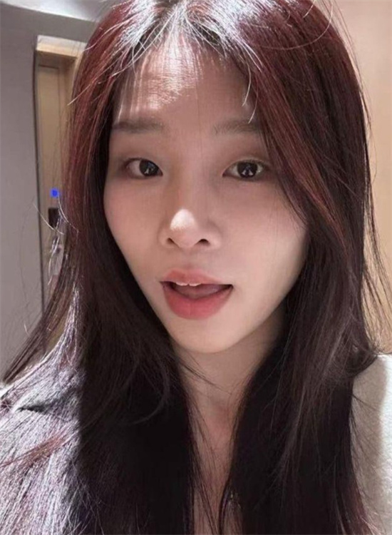 长沙某学院高颜学姐 男友调教视频流出 脸穴同框翻白眼 阿黑颜浪叫反差拉满!-吃瓜网