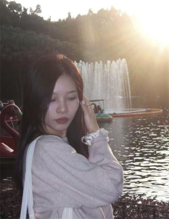 长沙某学院高颜学姐 男友调教视频流出 脸穴同框翻白眼 阿黑颜浪叫反差拉满!-吃瓜网