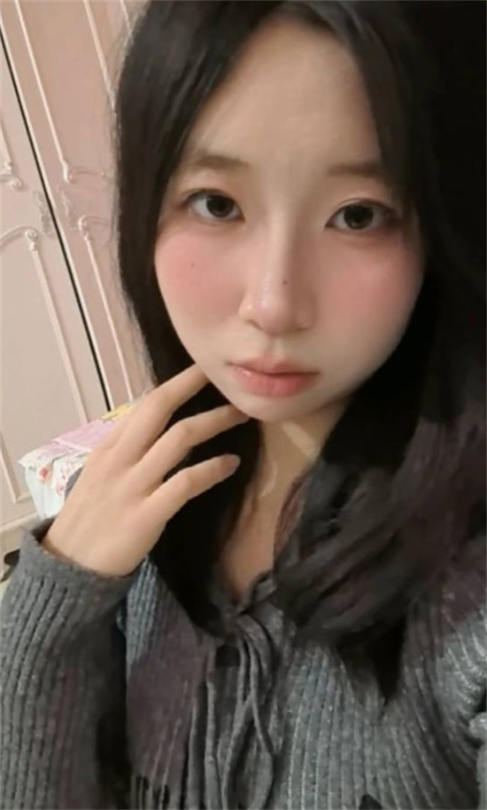 河北某大学24级学妹 私密自拍照片视频疑似售卖 直播尺度大胆反差惊人-吃瓜网