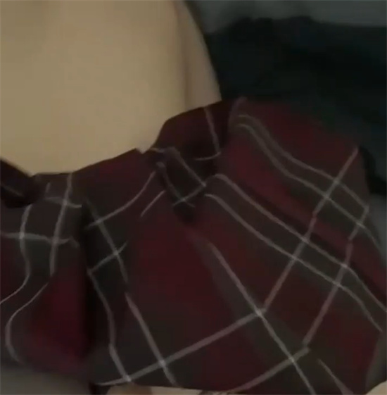 河北某大学24级学妹 私密自拍照片视频疑似售卖 直播尺度大胆反差惊人-吃瓜网