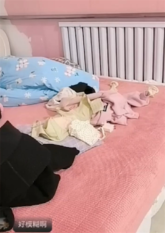 河北某大学24级学妹 私密自拍照片视频疑似售卖 直播尺度大胆反差惊人-吃瓜网