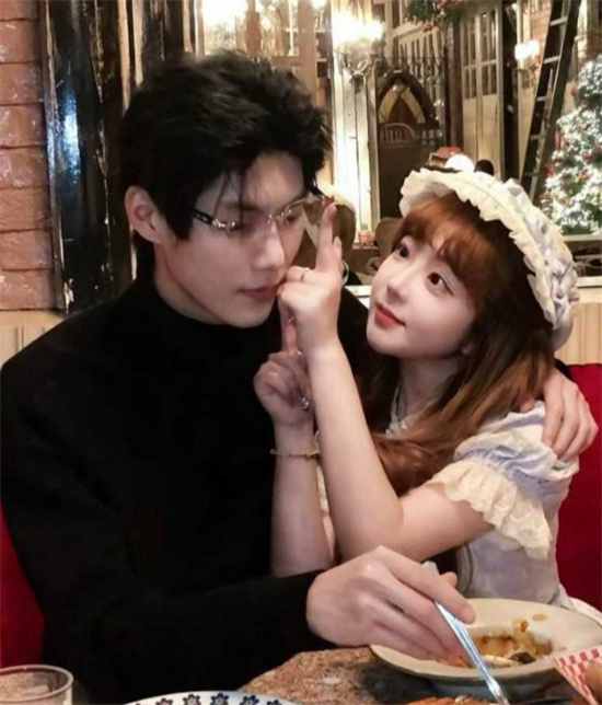 抖音82万粉网红小宋芋头 曝光前男友程南出轨黑料 昔日男模背景引热议-吃瓜网