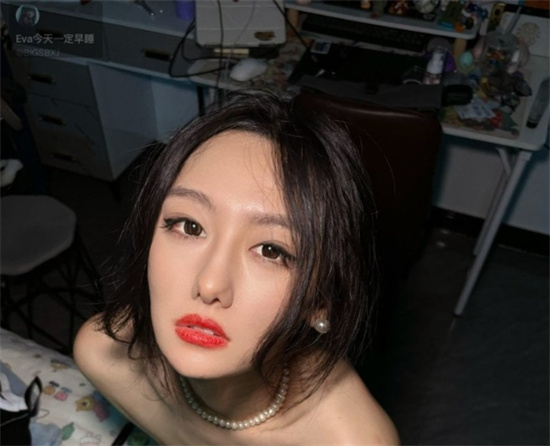 反差大学生萧敏儿 被金主包养 看似清纯学生妹 实则反差私密视频曝光-吃瓜网