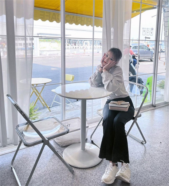 台湾高颜值美女晓洁 私密自拍视频外流 清纯外表下极致反差引爆讨论-吃瓜网