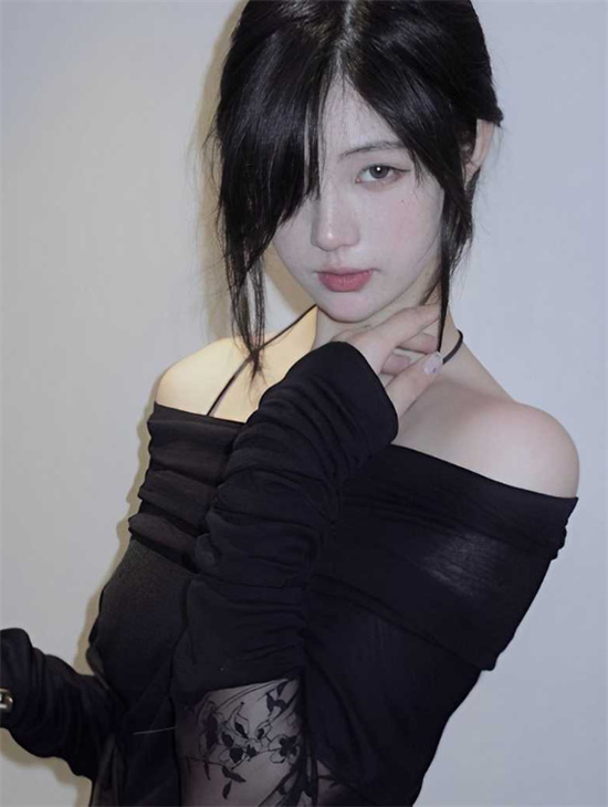 河南顶级清纯校花 私密视频意外流出 反差魅力引热议-吃瓜网