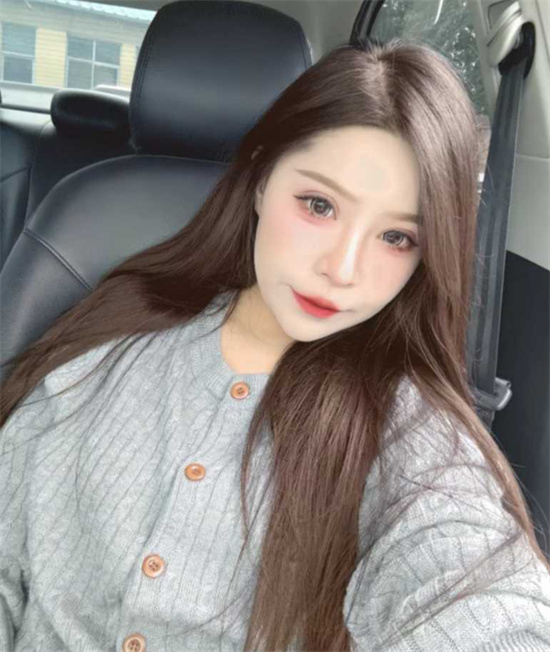 湖北某大学富家女涉世未深 被男友哄骗拍下私密视频 调教的服从性极高-吃瓜网