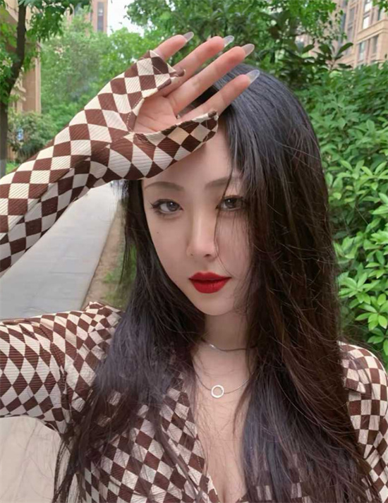 青岛医美老板娘张妤欣 跟客户老公偷情被锤 娇羞露脸床上被拍视频-吃瓜网