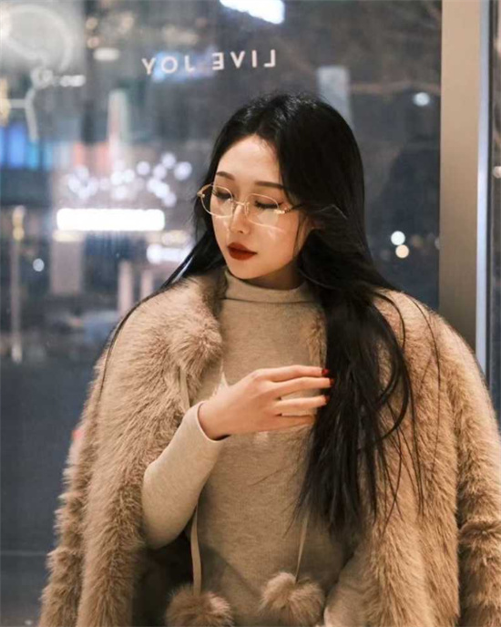 青岛医美老板娘张妤欣 跟客户老公偷情被锤 娇羞露脸床上被拍视频-吃瓜网