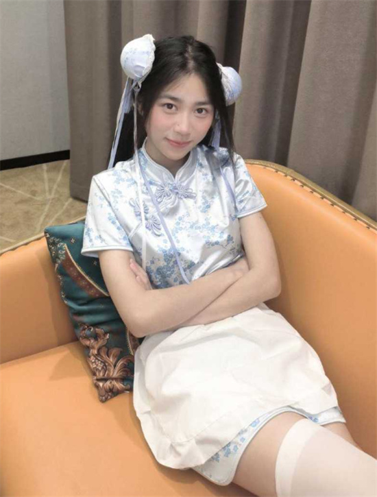 女神级甜妹私密约会视频流出 甜美脸蛋+极品身材反差拉满！-吃瓜网