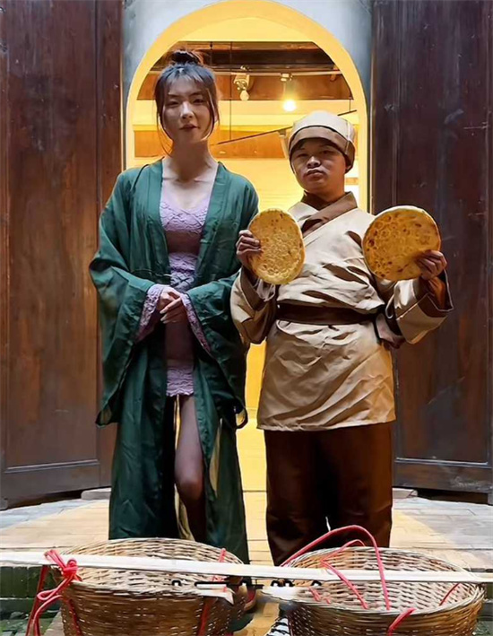 网红小马云 范小勤 青春期到处发骚撩妹 私拍视频被曝光相当炸裂-吃瓜网